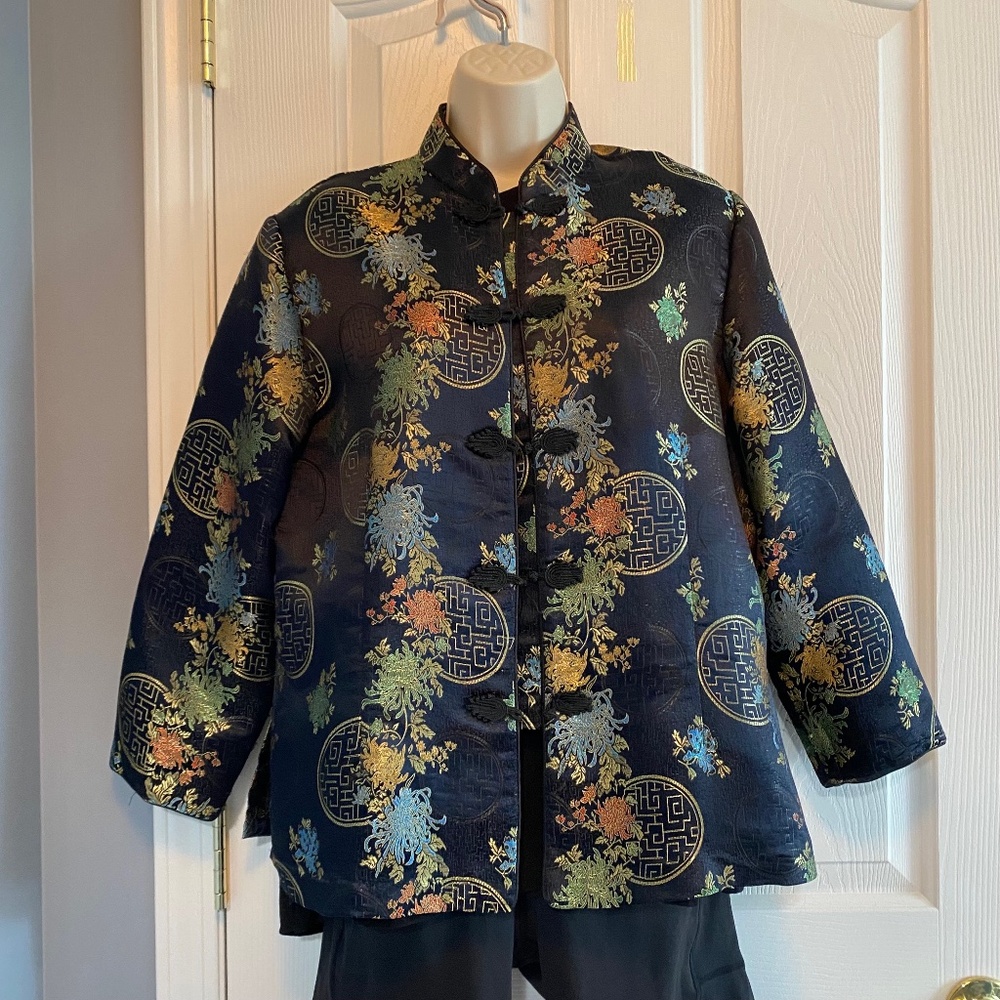 BUY 2 ITEMS & GET 1 FREE: Vintage Mandarin Style Silk Jacket Sz L/XL